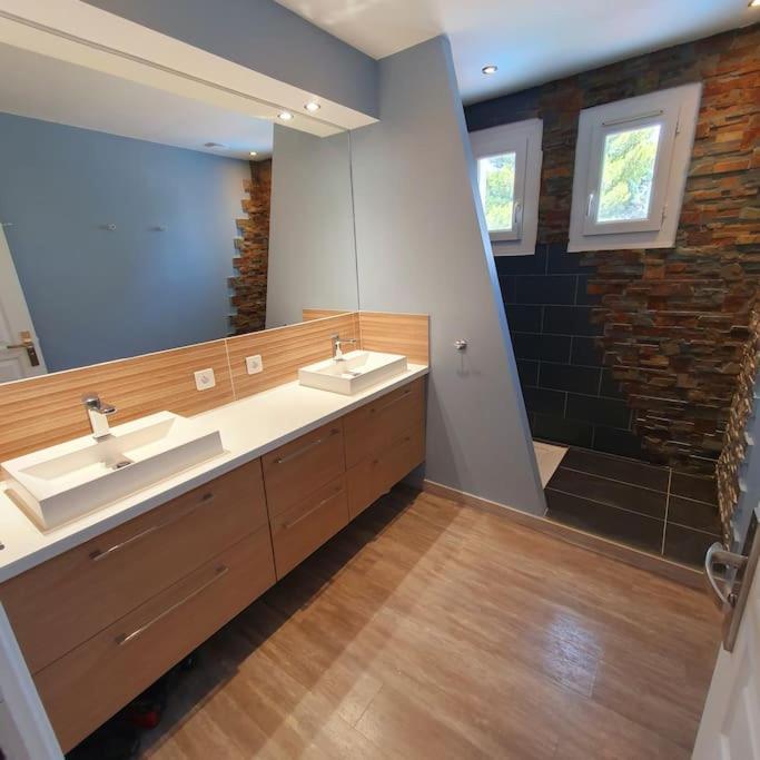 Joli Haut De Villa 3 Chambres Climatise Avec Jacuzzi マリニャーヌ エクステリア 写真