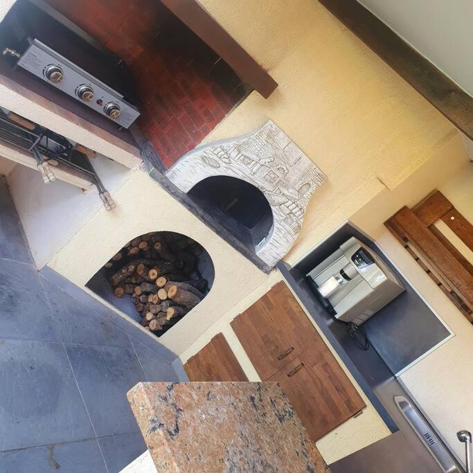 Joli Haut De Villa 3 Chambres Climatise Avec Jacuzzi マリニャーヌ エクステリア 写真